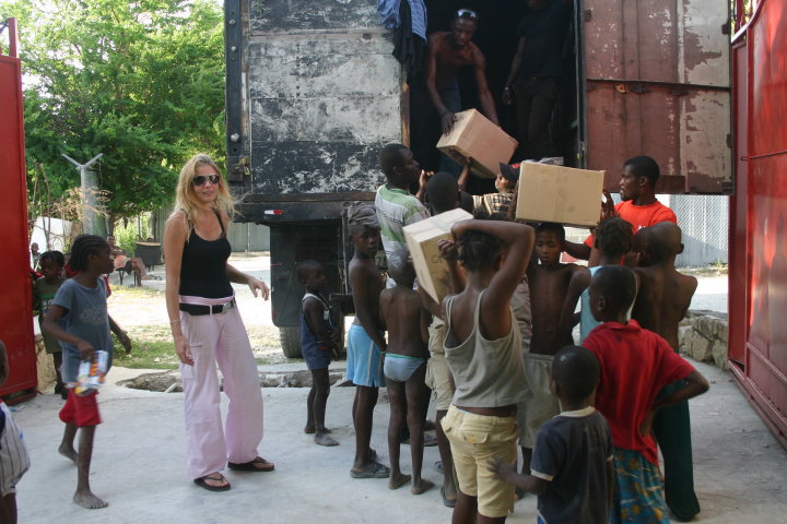 Terremoto Haiti consegna-2010